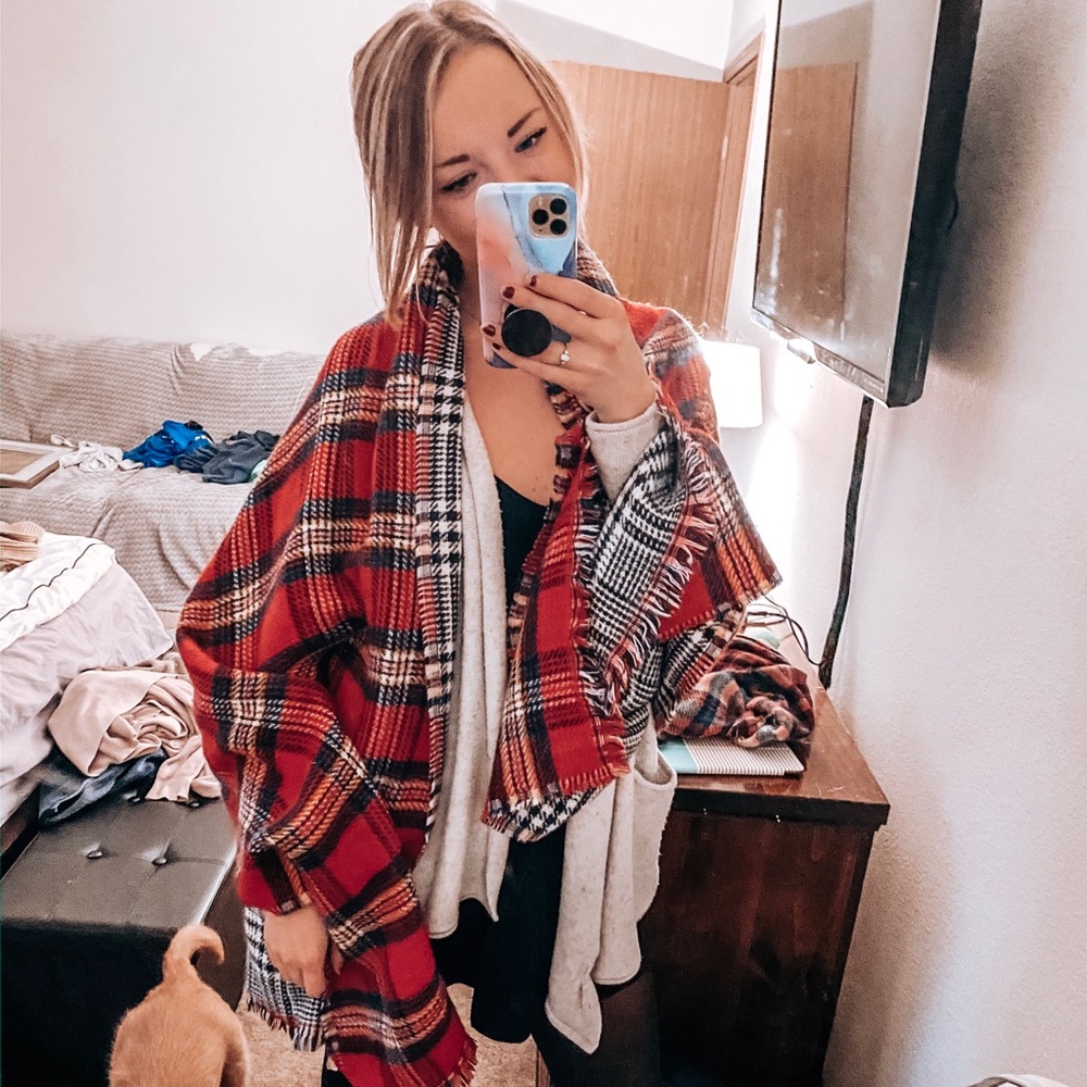 Two sided blanket scarf